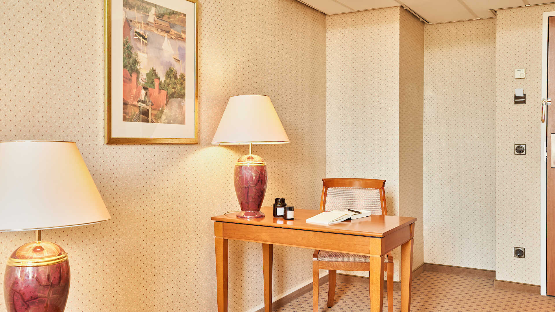 Zimmertisch in hotel chemnitz - hotel erzgebirge - CO56